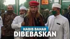 Habib Bahar saat keluar dari lapas