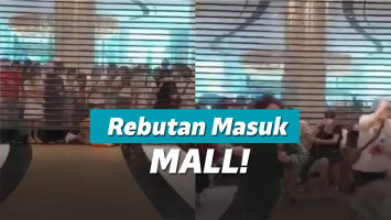ilustrasi warga Thailand berebut masuk mall