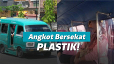 Angkot dengan sekat cegah covid-19