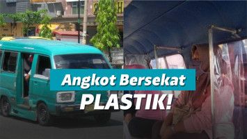Angkot dengan sekat cegah covid-19