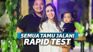 Momo Geisha dan keluarga