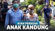 Pelaku saat digiring ke kantor polisi