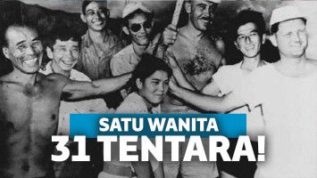 Wanita di tengah gerombolan tentara