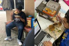 Cara Makan Yang Unik dan Aneh