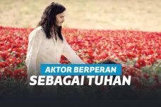 Film dengan peran sebagi tuhan
