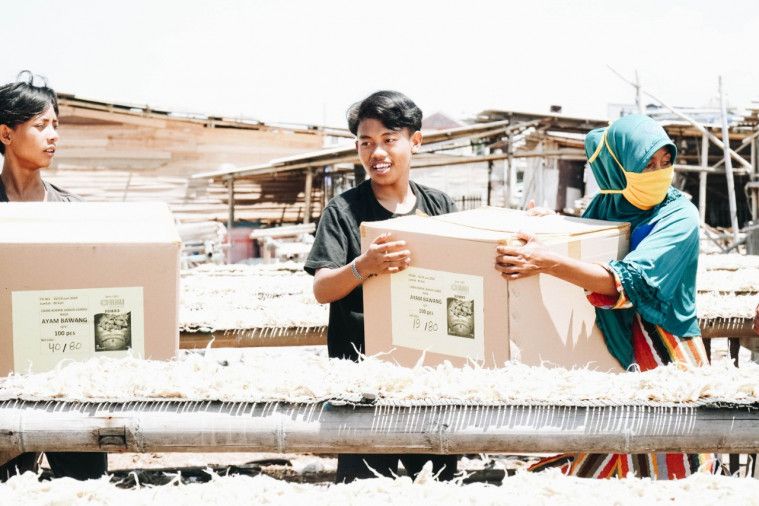 Bantuan dari Lemonilo untuk anak dan keluarga di Cilincing Jakarta Utara