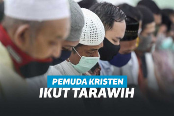 Ilustrasi gambar umat Muslim yang sedang salat Tarawih