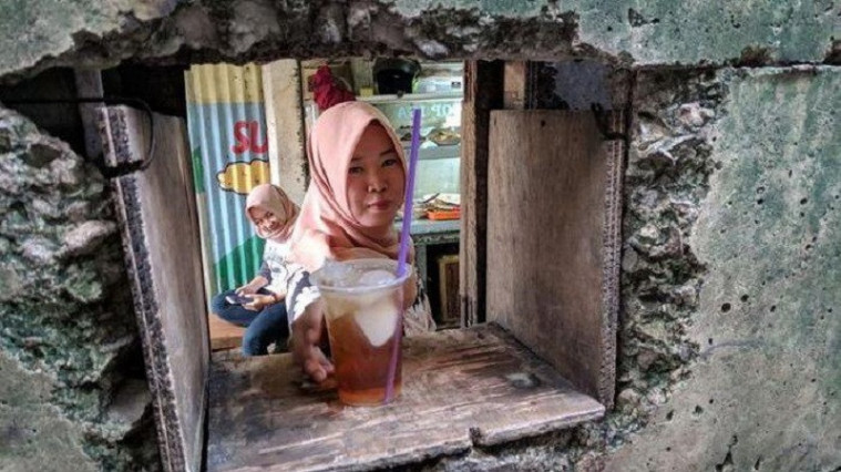 warung 'tembok' Jakarta Selatan