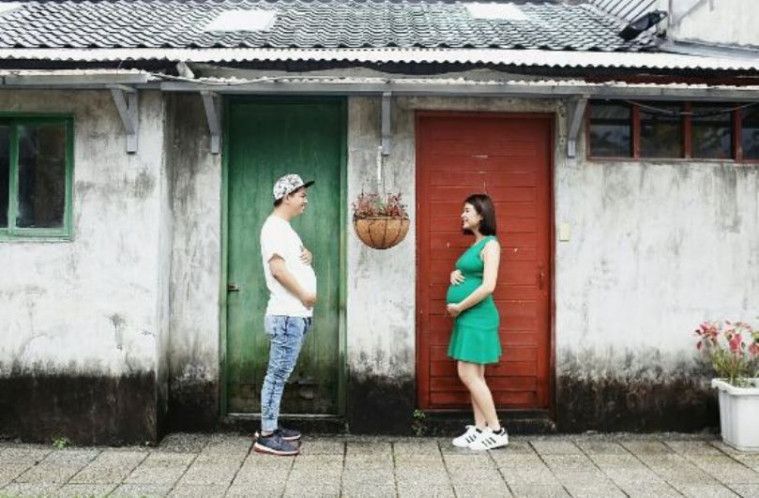 Ikut pamer perut buncit