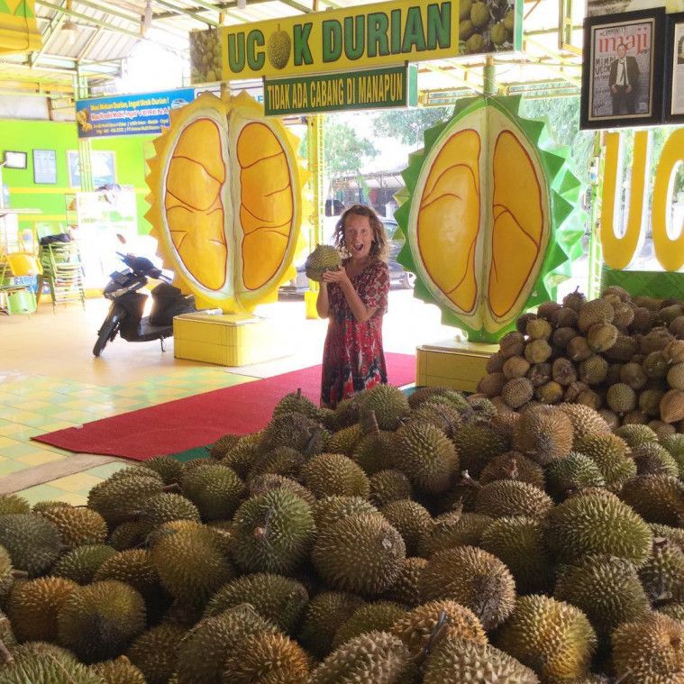 wisata di Medan ucok durian