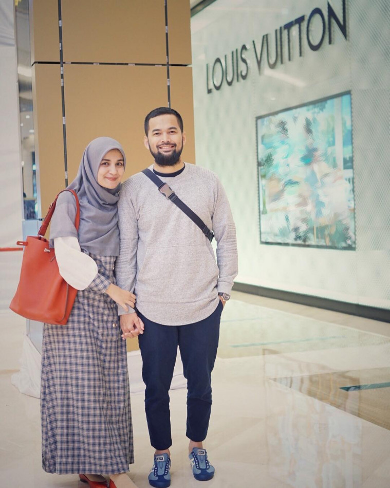 Pasangan artis kompak berhijrah
