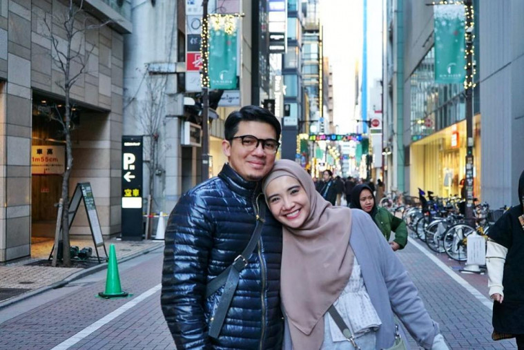 Pasangan artis kompak berhijrah