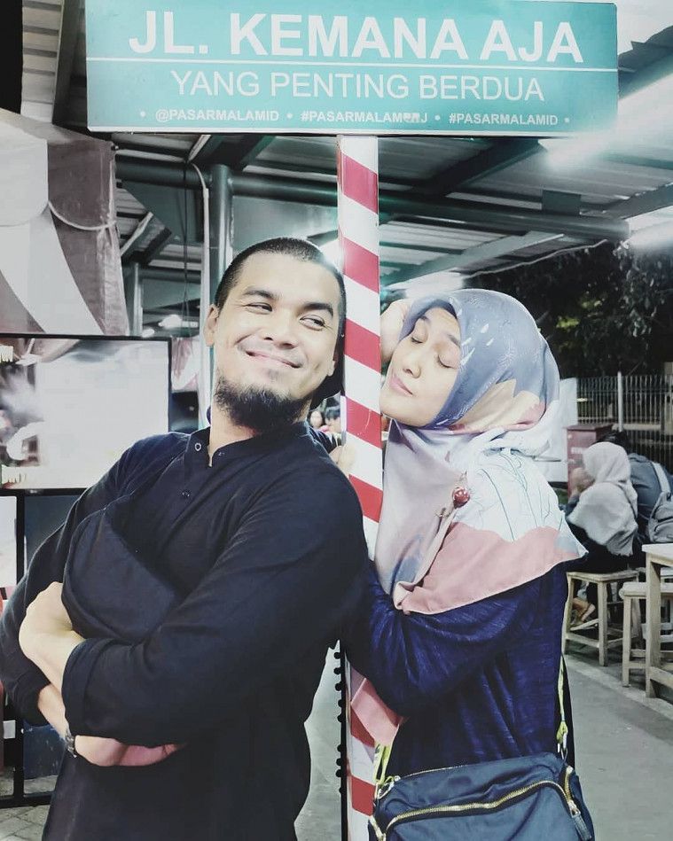 Pasangan artis kompak berhijrah