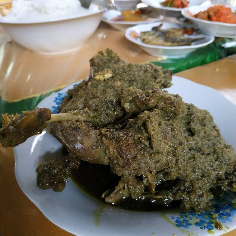 kuliner Padang gulai itiak