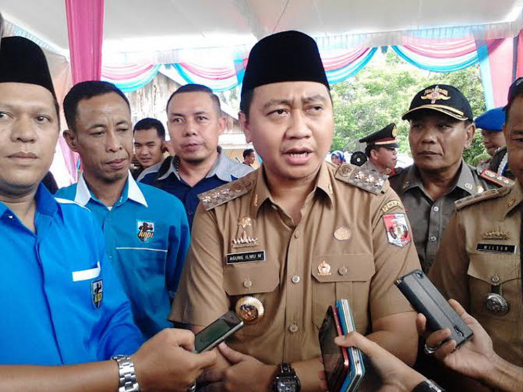 Serlli hidupi keluarganya seorang diri