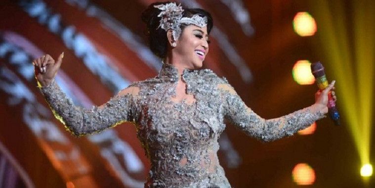 Dewi Persik
