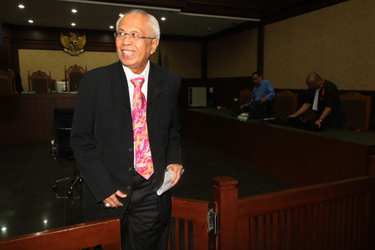 pengacara langganan artis