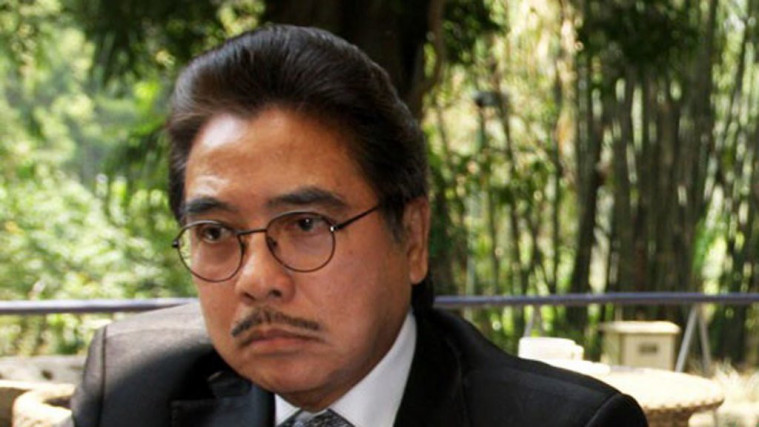 pengacara langganan artis