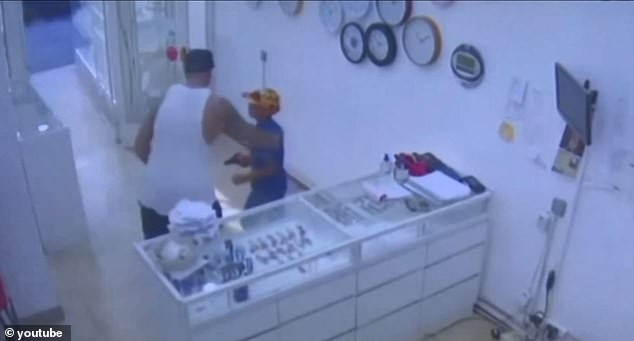 Bocah merampok pakai pistol mainan