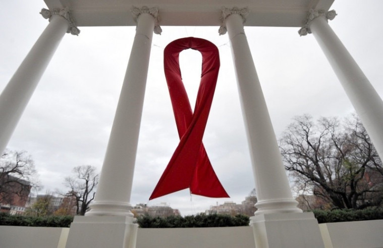 Simbol kepedulian HIV/AIDS