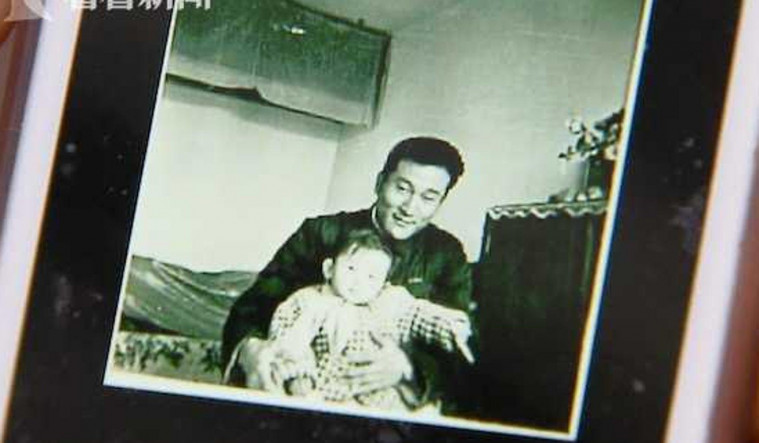 QIn dan putrinya saat kecil