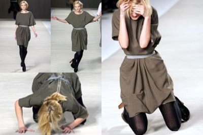 Momen apes model saat catwalk