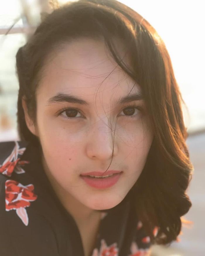 Artis make up minimalis