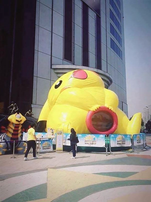 Bentuknya absurd banget deh