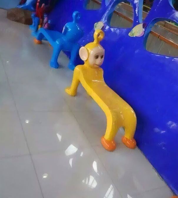 Bentuknya absurd banget deh