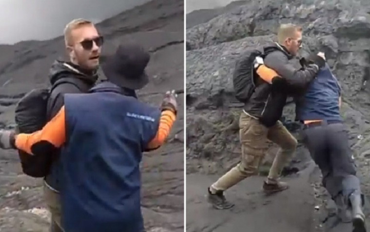 Turis asing dorong petugas di Bromo