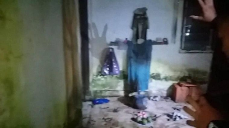 foto isi rumah dukun