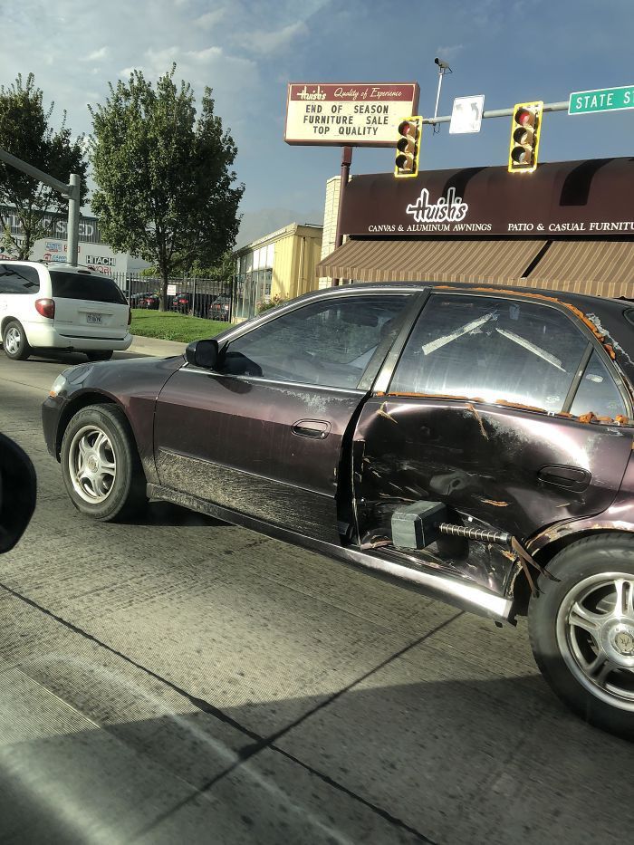 Cara kreatif perbaiki mobil penyok