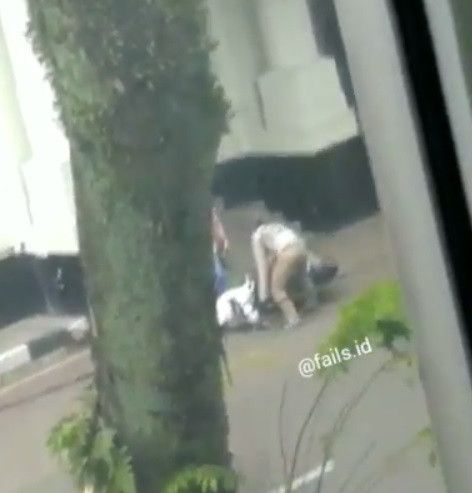 motor terjatuh saat terjadi pertengkaran