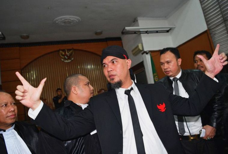 Terlibat Baku Hantam, Sidang Ahmad Dhani Ditunda