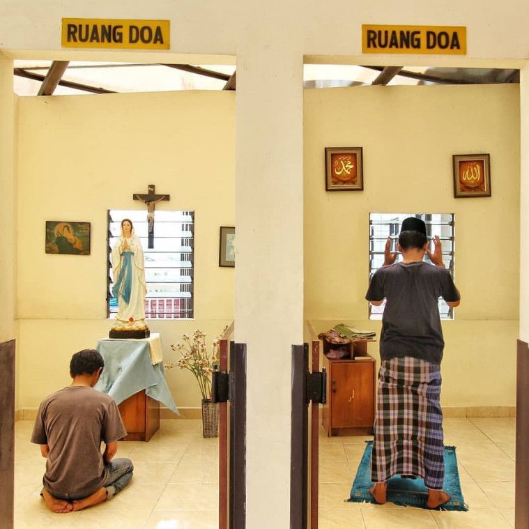 Bentuk Toleransi, Foto Ruang Beda Agama Ini Viral