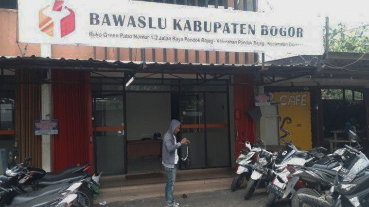 Baliho kemenangan Prabowo-Sandi