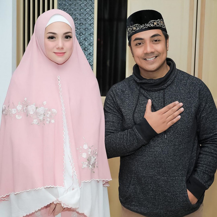 celine evangelista berhijab