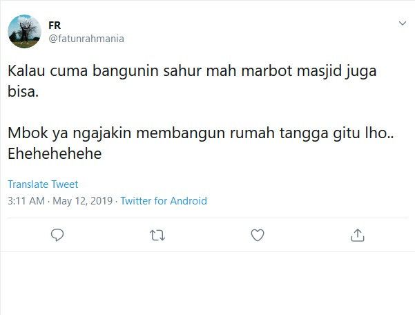 Marbot kocak saat bangunkan sahur