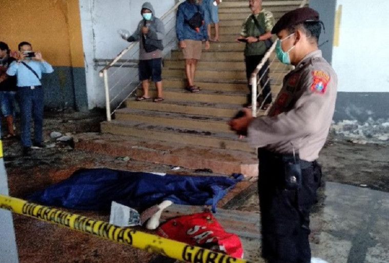 kepolisian dan relawan