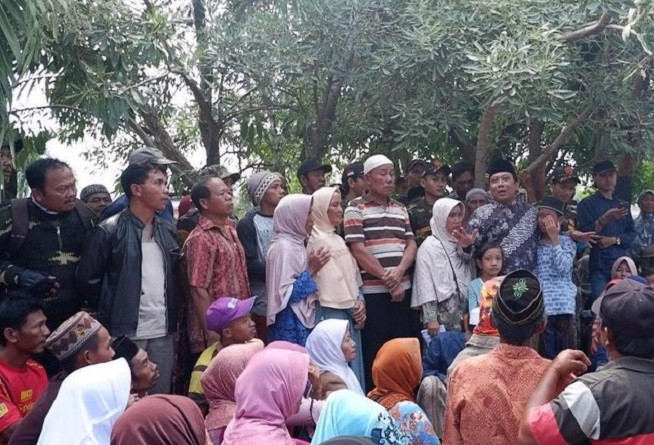 Azis dan Rusmin