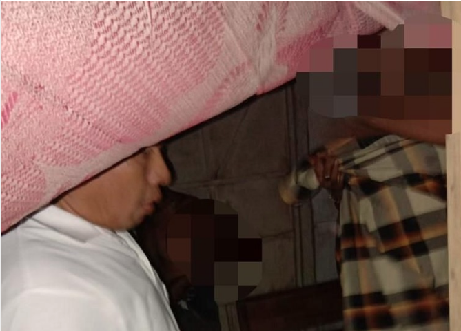kakek mesum di warung