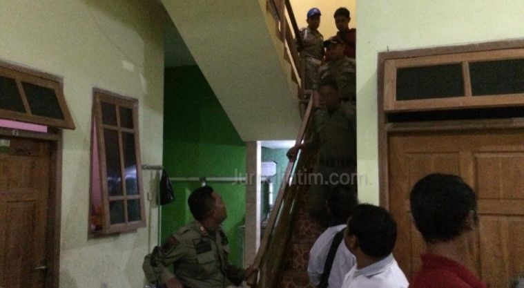 kakek mesum di warung