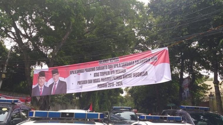 Spanduk Ucapan Selamat Prabowo Presiden di Kertanegara