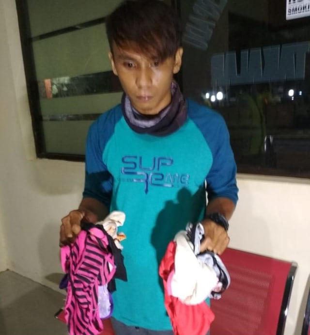 Pencuri celana dalam