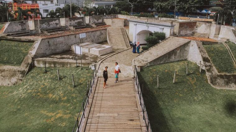 wisata benteng di indonesia