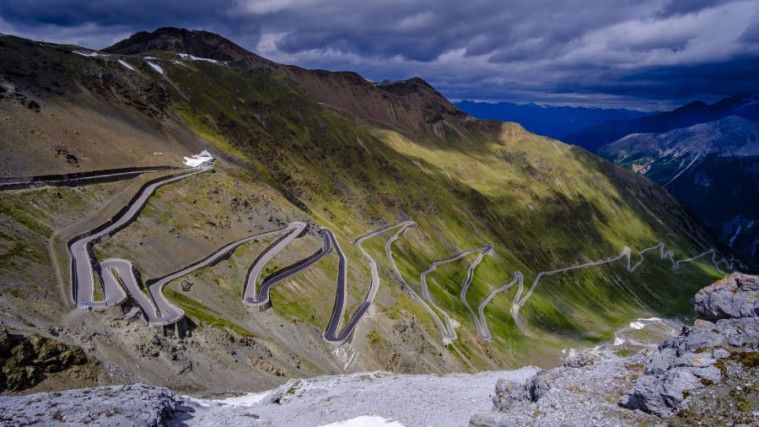 The world's most extreme roads
