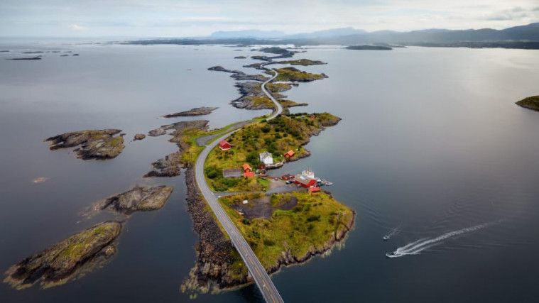 The world's most extreme roads
