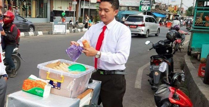 Penjual mi lidi viral