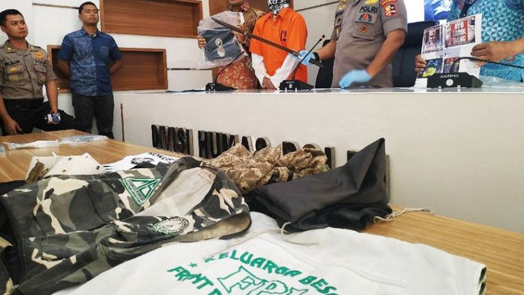 Youtuber Muslim Cyber Army Ditangkap Polisi