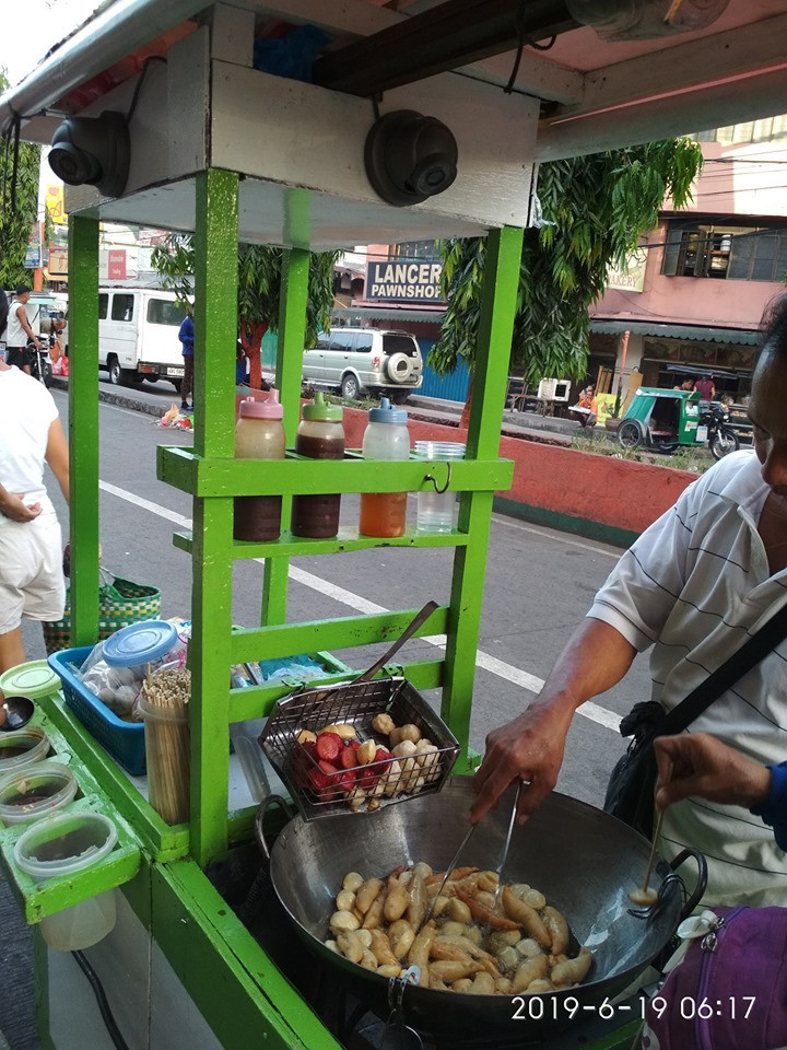 Penjual gorengan pasang cctv untuk awasi pembeli curang